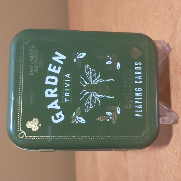 Trivia night bundle waterproof playing cards - Picture 2 of 12